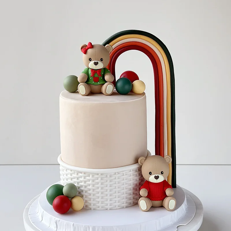 Weihnachtsbär-Kuchenaufsatz, roter Pullover, grünes Hemd mit Regenbogenbogen, Geschenkbox für Urlaub, Party, Kuchendekorationen, Puppenornament – Detail 2