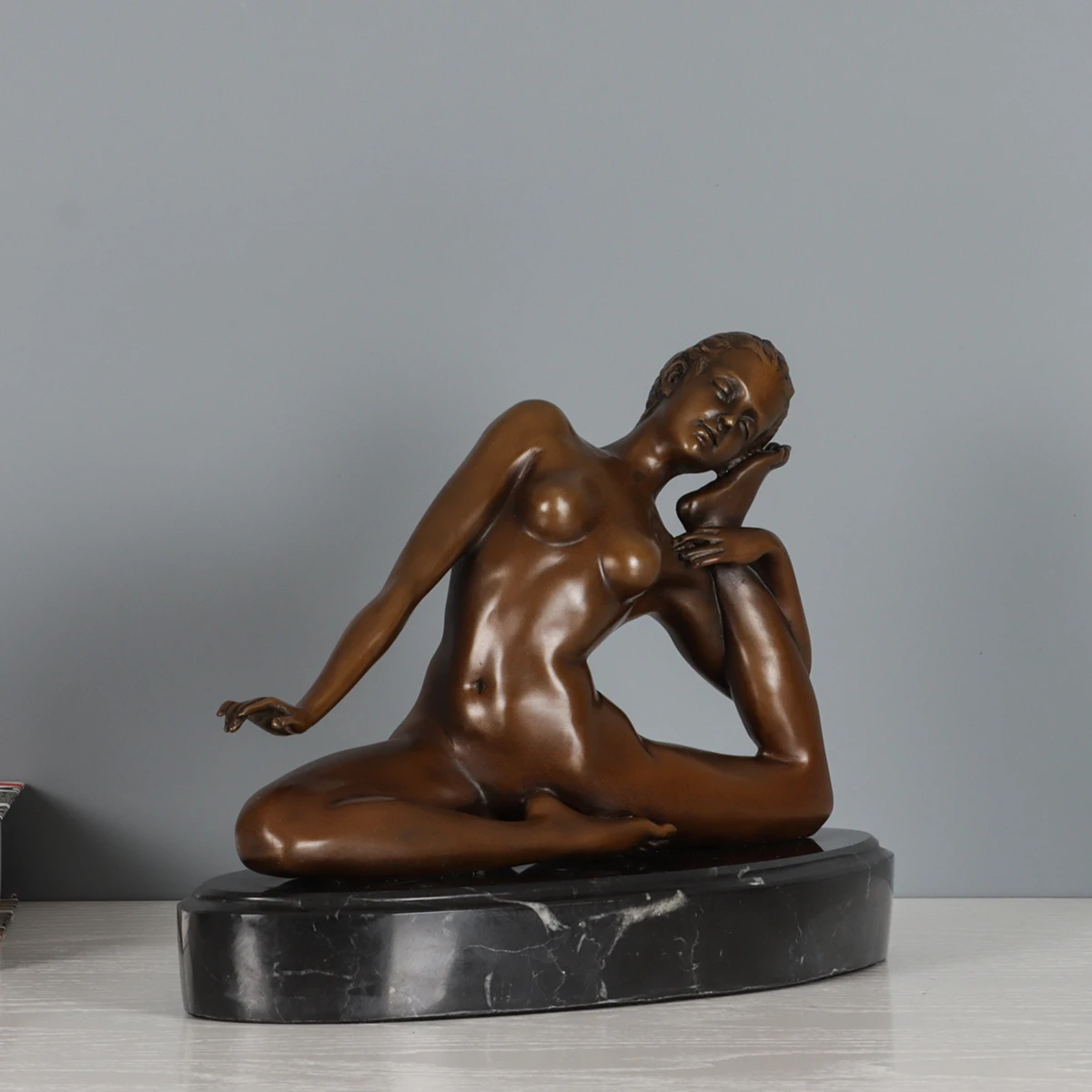 Imagem -05 - Estátua de Bronze Nude para Menina Escultura Feminina Moderna de Fitness Estatueta Erótica de Mulher Discreta Decoração de Arte Presente de Aniversário