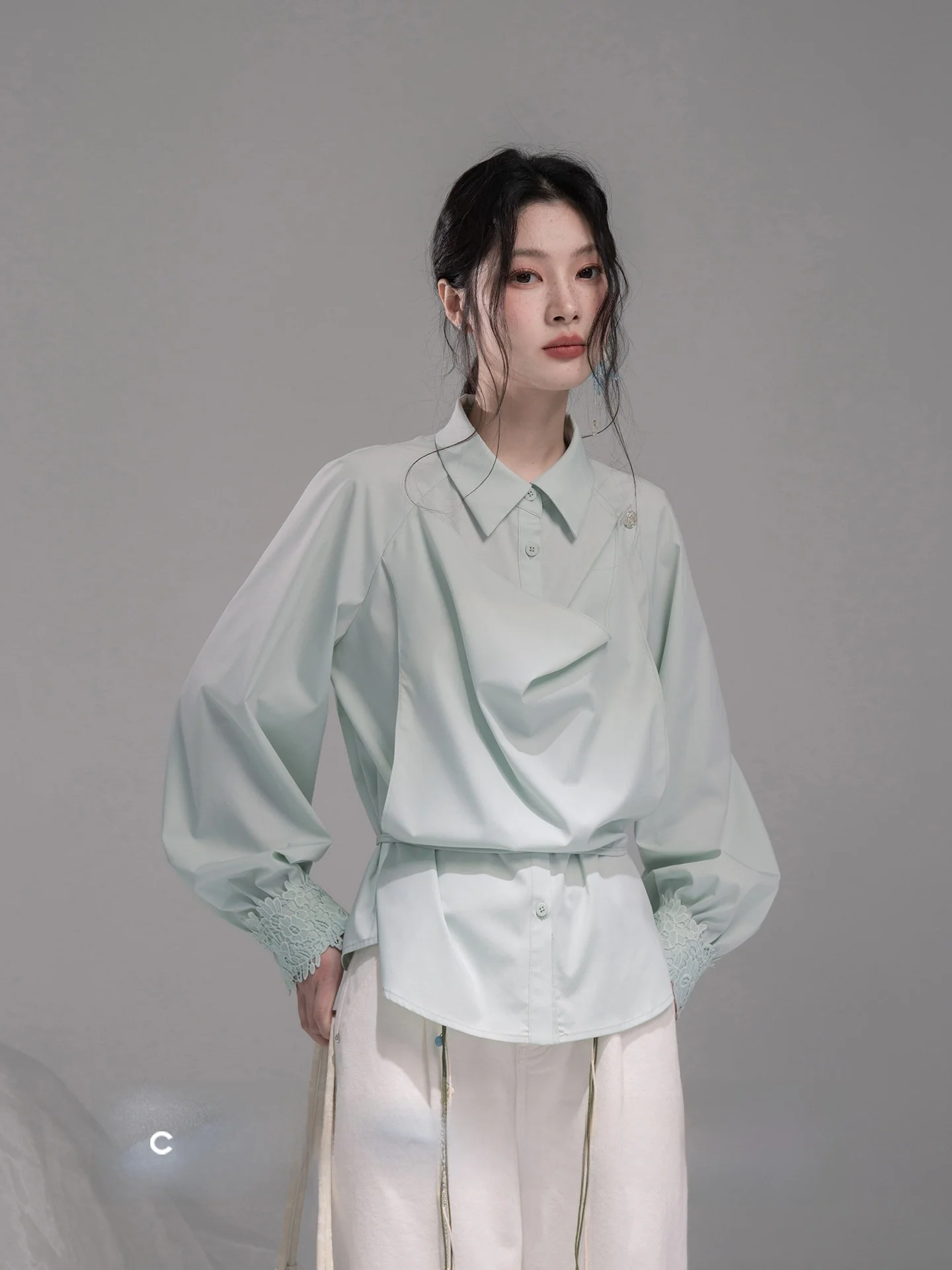 

COTRE Early Spring Optical Illusion Deconstructed Oxygen Green Ultrafine Fiber Faux Two-Piece Shirt Women's Original Design