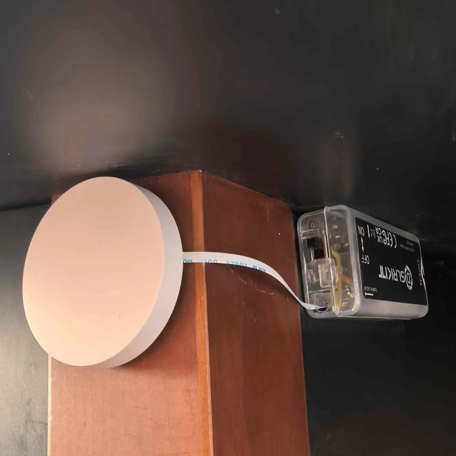Adapter/Przejściówka baterii zastępczej AA/LR6 na CR2032 z przełącznikiem ON/OFF i cienkim kablem FFC — zdjęcie produktu 4