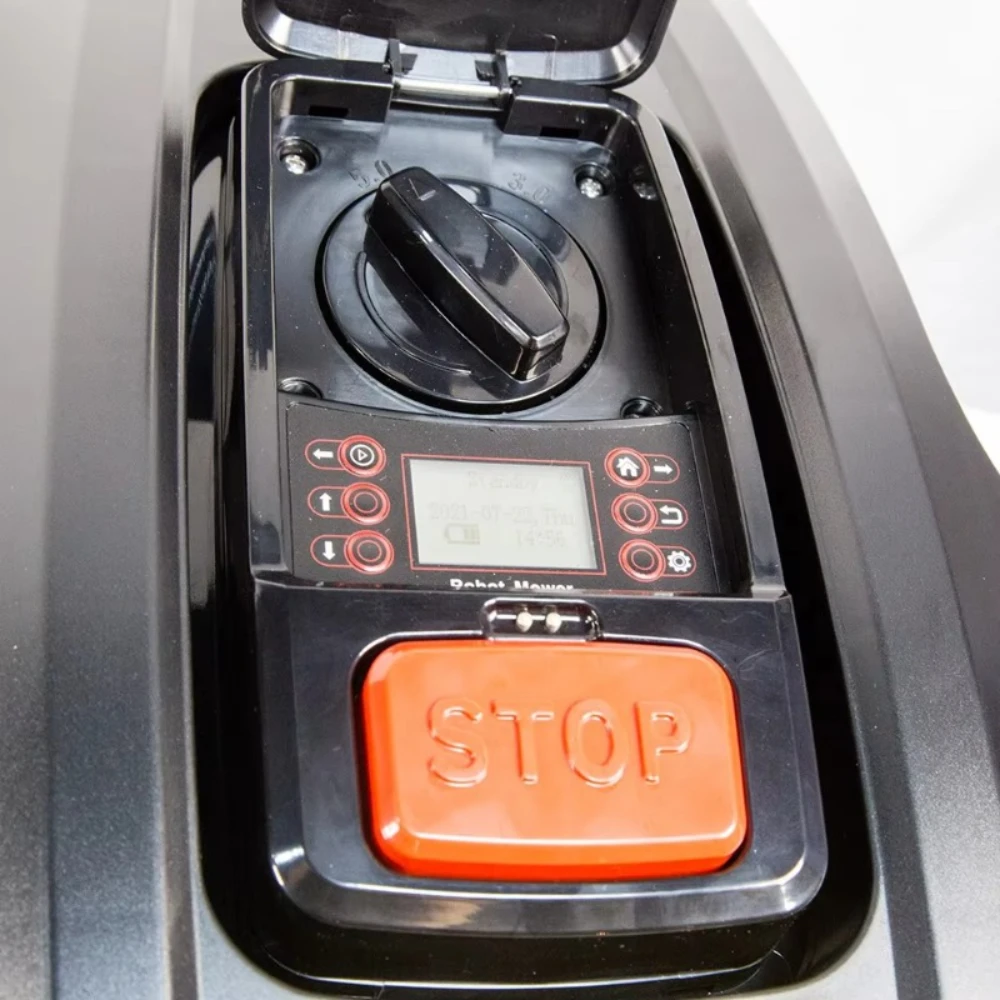 جزازة العشب الروبوتية الذكية شحن سريع جزازة العشب الكهربائية مع شاشة عرض LCD مناسبة لحديقة 500 متر مربع