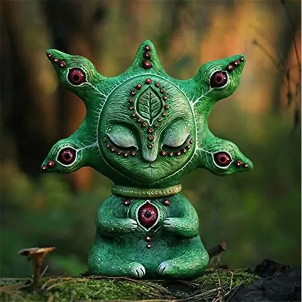 New Creatures Fantasy World Resin Statue Home Decor Handmake Three-Eyed Alien Garden Ornaments