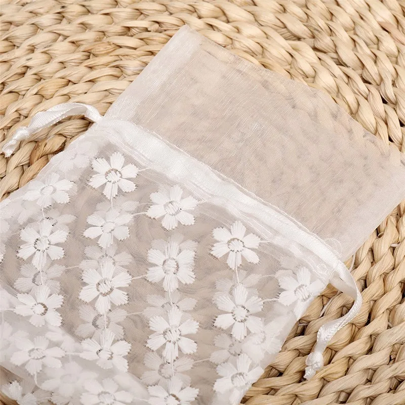 6-50Pcs White Small Flower Organza Bags 10x14cm Embroidery Jewelry Drawstring Bag Wedding Party Christmas Favourite Gift Pouches