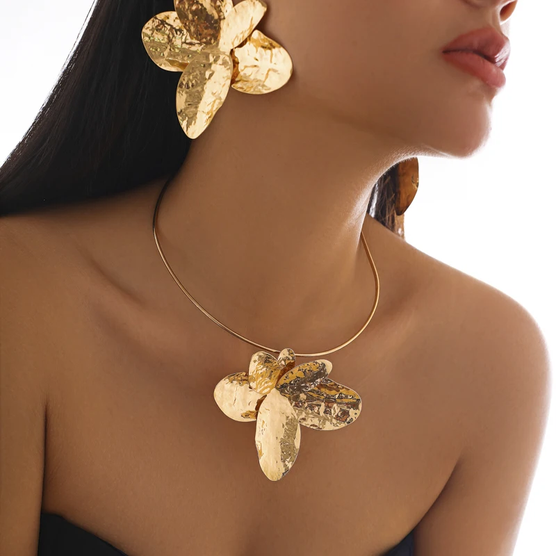SHIXIN Punk Gold Color Large Flower Torques Necklace for Women Petal Collar Chain Earrings Jewelry Set Luxury Wedding Jewelry
