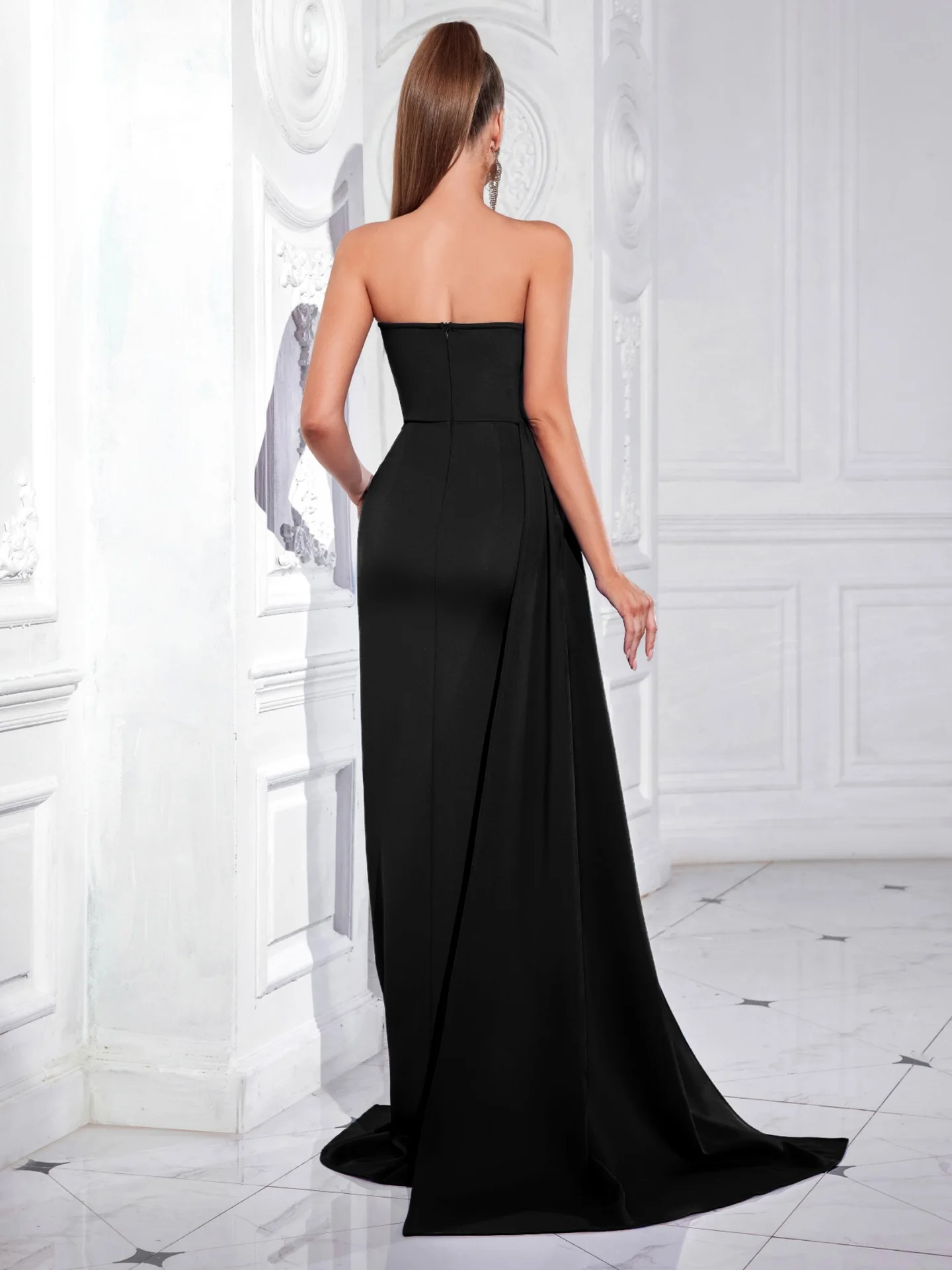 Abito senza spalline impreziosito da cristalli con spacco classico |   Abito da sera aderente a vita alta lungo fino al pavimento Massaggiowsudenudenات