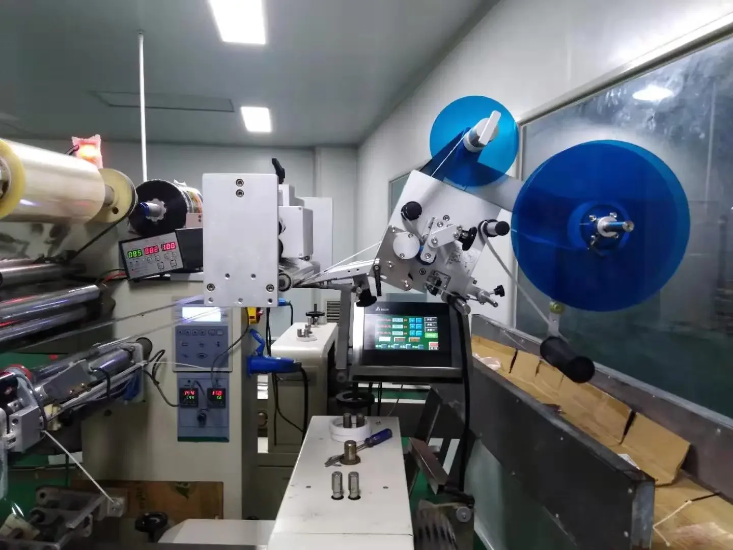 NY-816 Fujian Nanyun Labeling Machine & Code Printing Device & Hole Punching Machine Flat Surface Labeling Machine 24 Meters/min