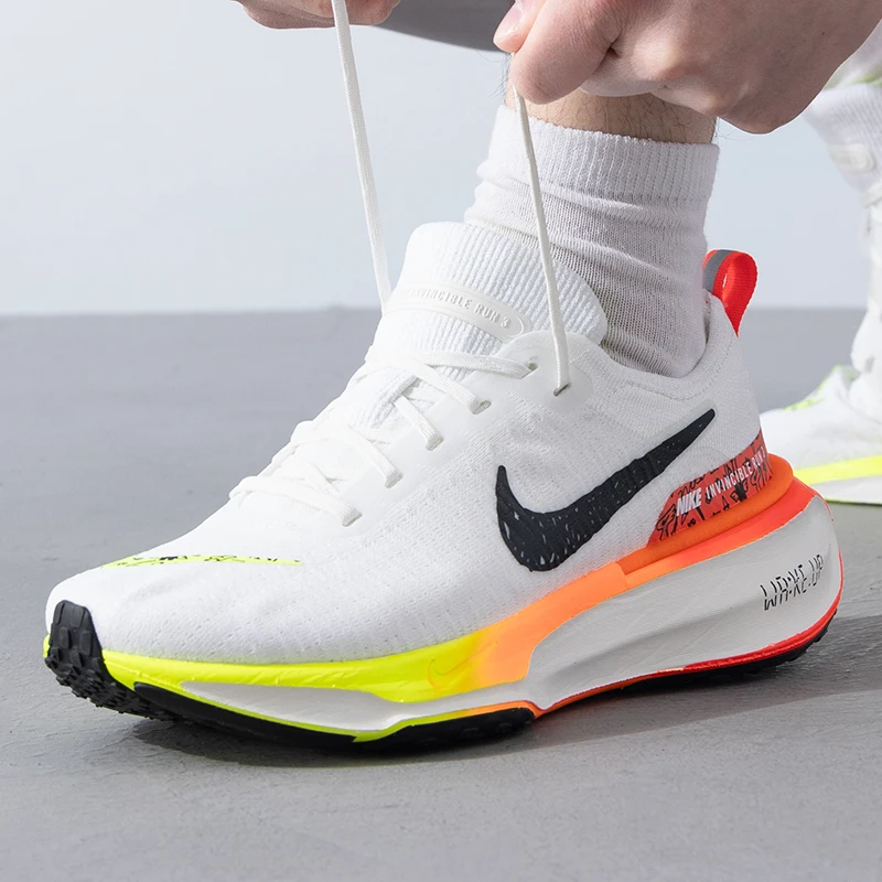 Nike Men's 2024 Fall Cushioned Light Rebound Road Sportsรองเท้าวิ่งพักผ่อนHF4915-100