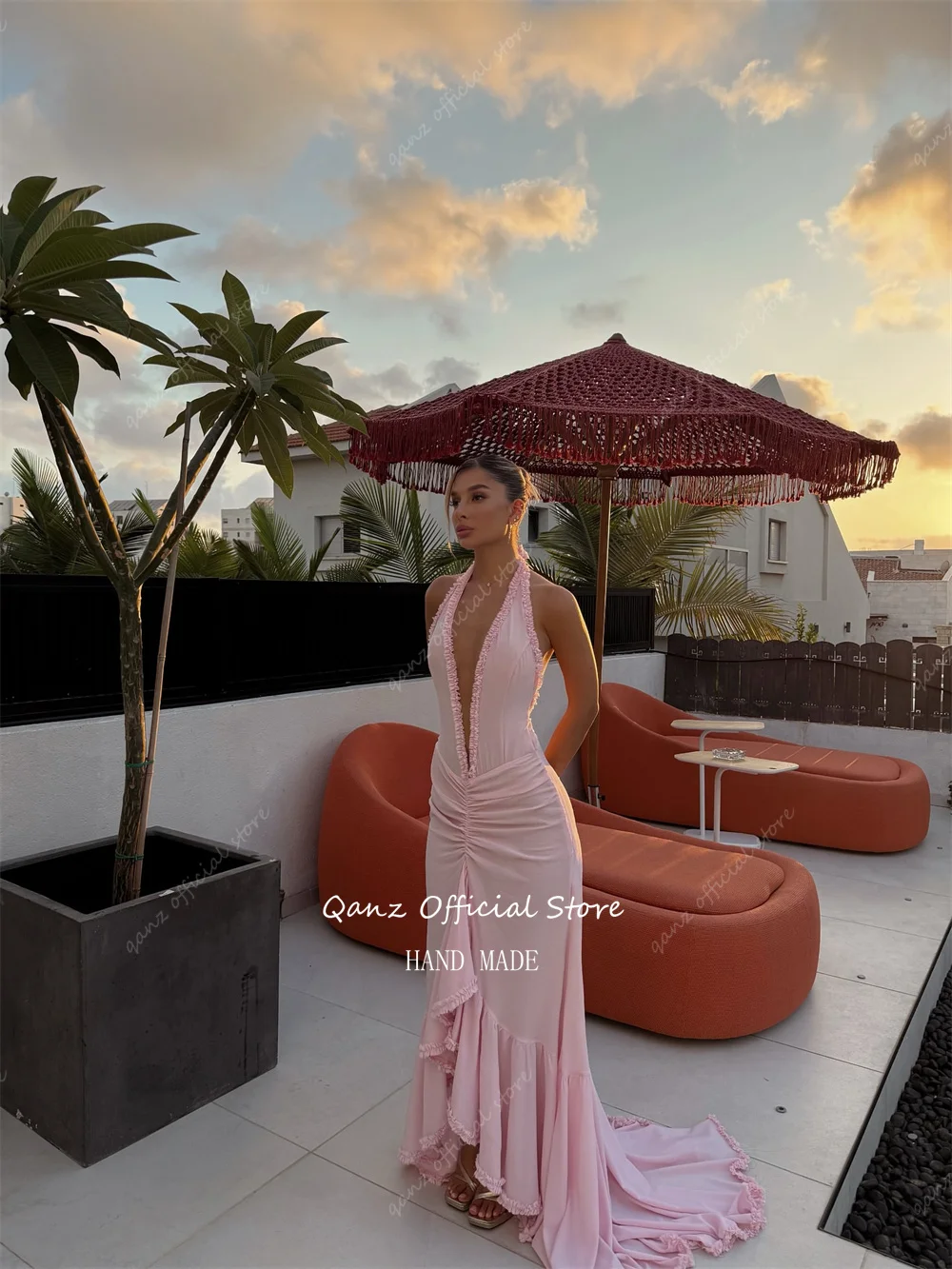 Qanz 우아한 쉬폰 이브닝 드레스 핑크 딥 브이 넥 인어 프릴 vestido de festa de casamento 파티 드레스 맞춤형