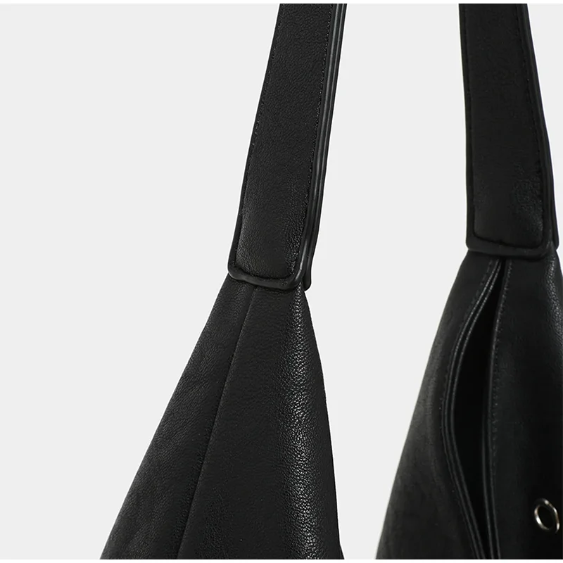 Hohle Metall-Nieten-Unterarm-Schultertasche, Punk-Edgy-Korn-Nieten-Damenhandtasche, Weiche PU-Vintage-Motorrad-Stil-Alltagstasche – Detail 4