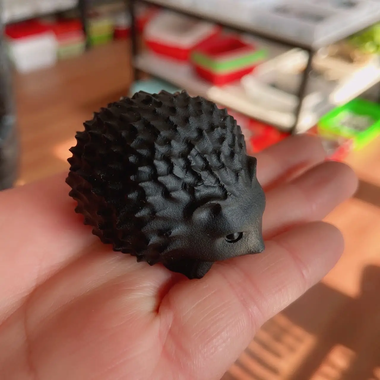 

1Pcs obsidian hedgehog Carved Hedgehog Quartz Crystal Healing Stone Handicraft Gemstone Livingroom Ornament Home Decor