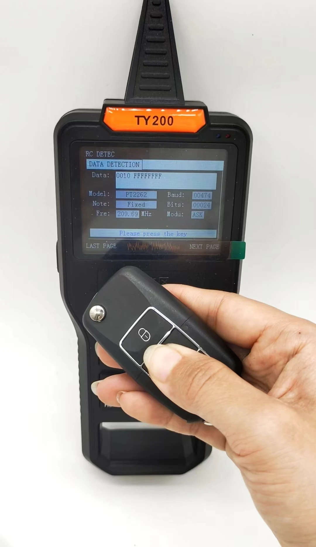 Super Key Tools TY200 Collettore di strumenti per fabbro multifunzione Creatore remoto Programmatore automatico di chiavi + 6 telecomandi