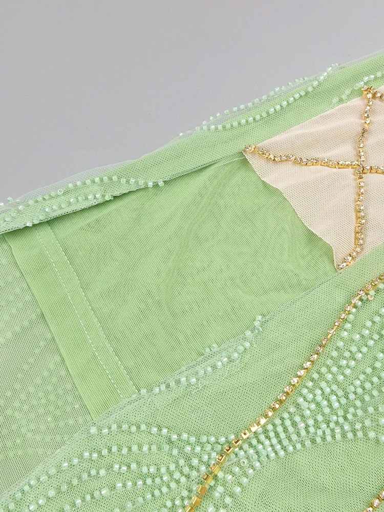 VC グラマラス スパゲッティ ストラップ フェザー グリーン ガウン ドレス タッセルとハイスリット付き ファッション ソワレ用