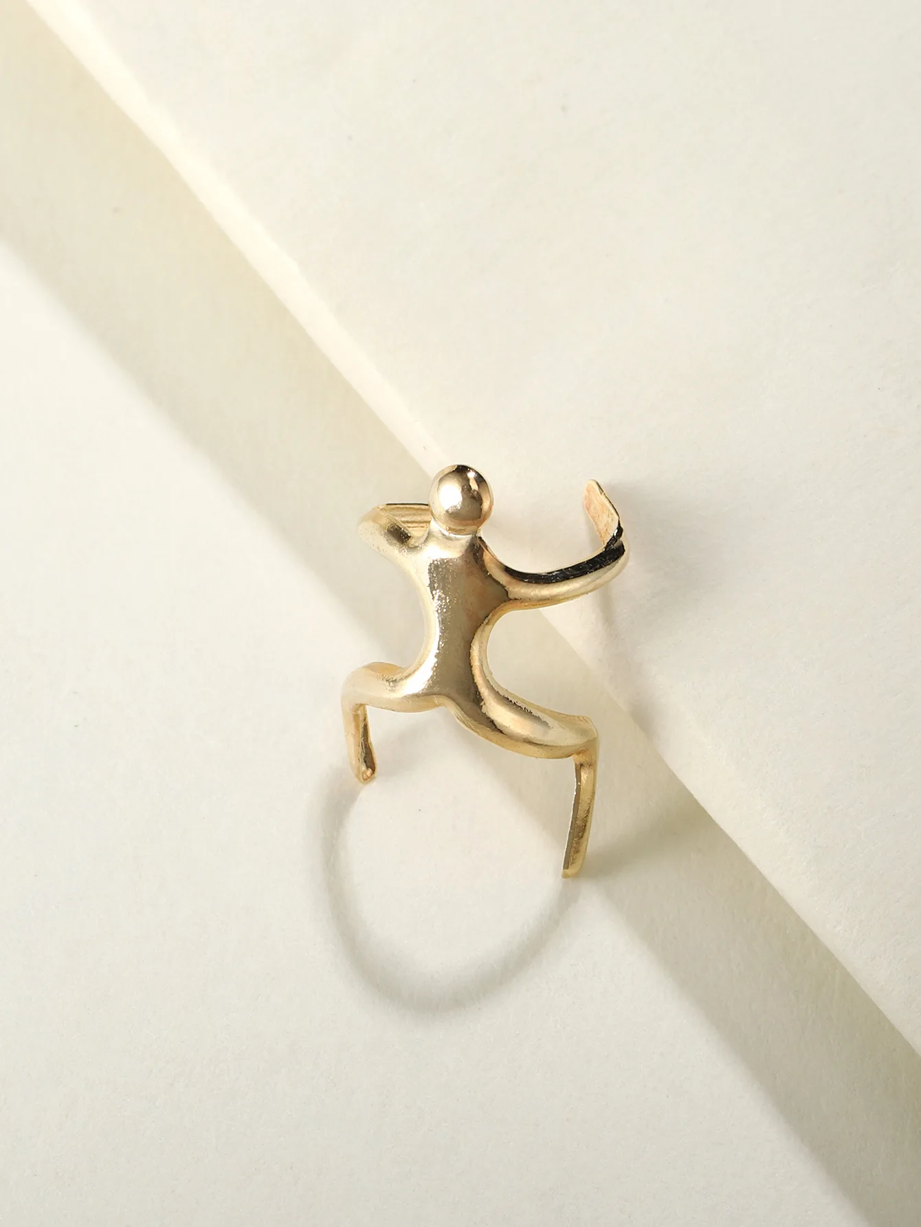1 Pcs Figure Shaped Ear Clip Climbing Climber Ear Cuff Non Pierced Wrap Men Women Frog Cartilage Earrings