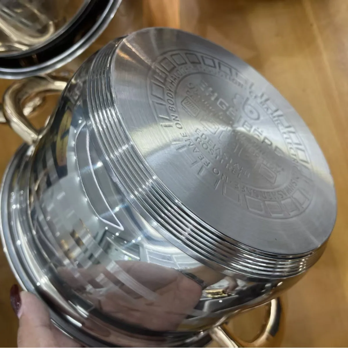 Custom Stainless Steel Gold-plated Handle 12-Piece Cookware Set With Glass Cover Includes Pan Wok Frying Pan & Soup Pot