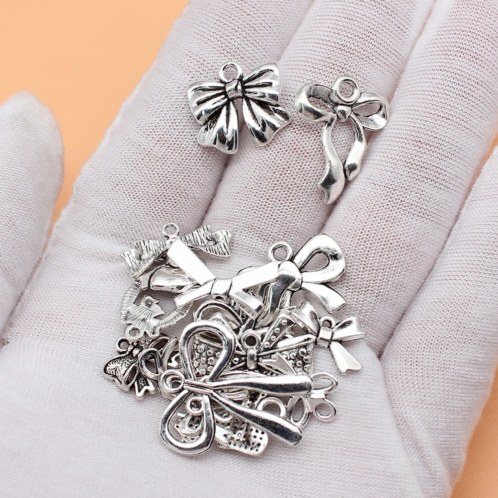 

Silver Charms Bow Tie Pendant Necklace Bowknot Fashionable Zinc Alloy Dangle Pendants