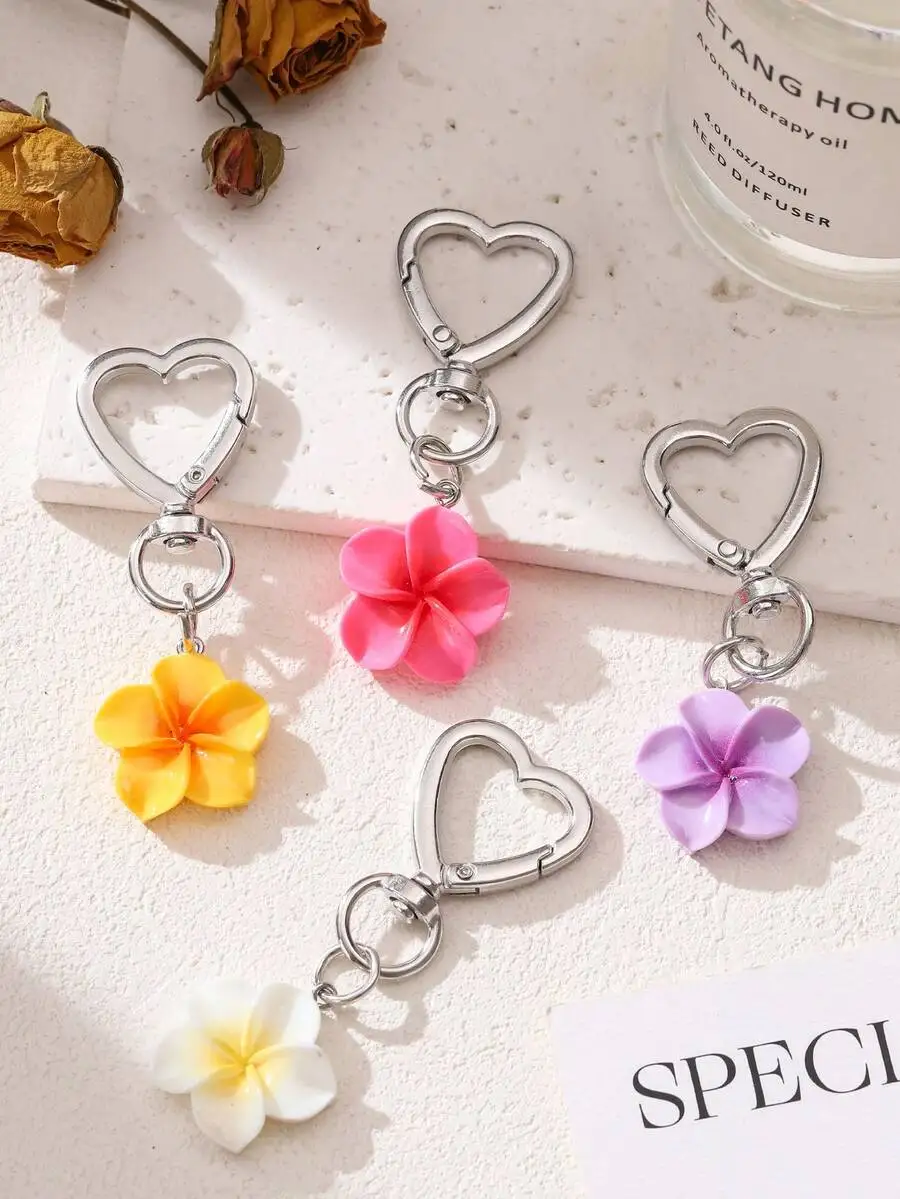 

Flower Shaped Heart Keychain Pendant For Women Bag Phone Wallet Backpack Decorative Charm Gift