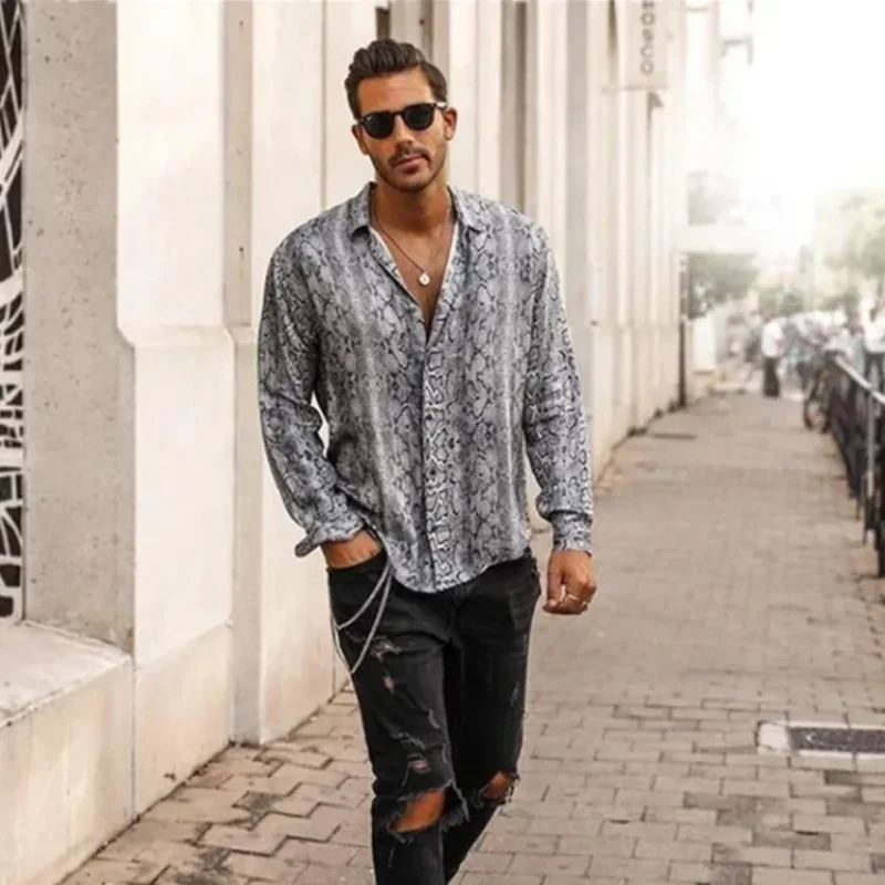 

Men's shirt printed with snake print, lapel, long sleeve, single-breasted, multi-button, loose, comfortable, casual holiday top.