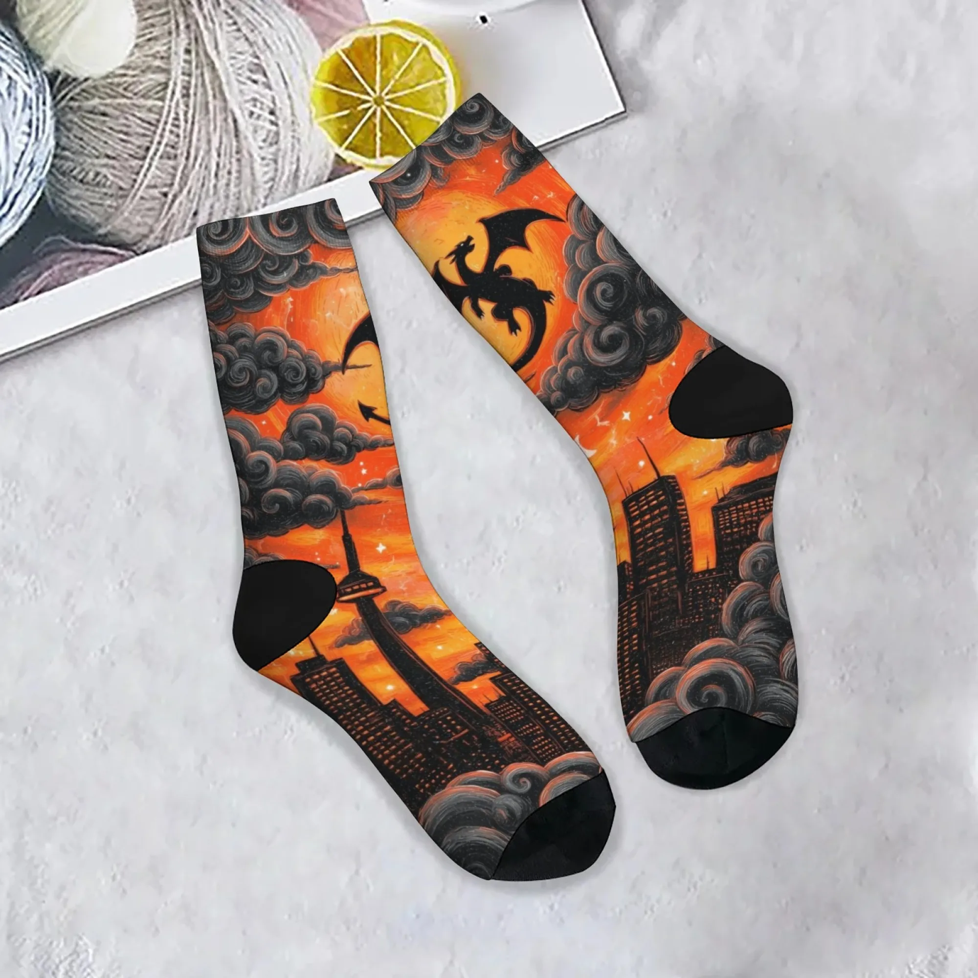 Fantasy City Dragon Herrensocken Retro Mode Casual Socken Neuheit Lustige Happy Crew Socken Crazy Street Hip-Hop Trend Socken Geschenk