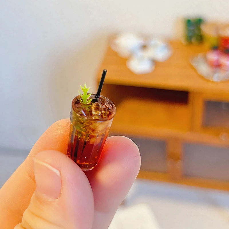 Accesorios de casa de muñecas en miniatura, celebridad de Internet, Café Latte americano de hielo, modelo de decoración de juguete