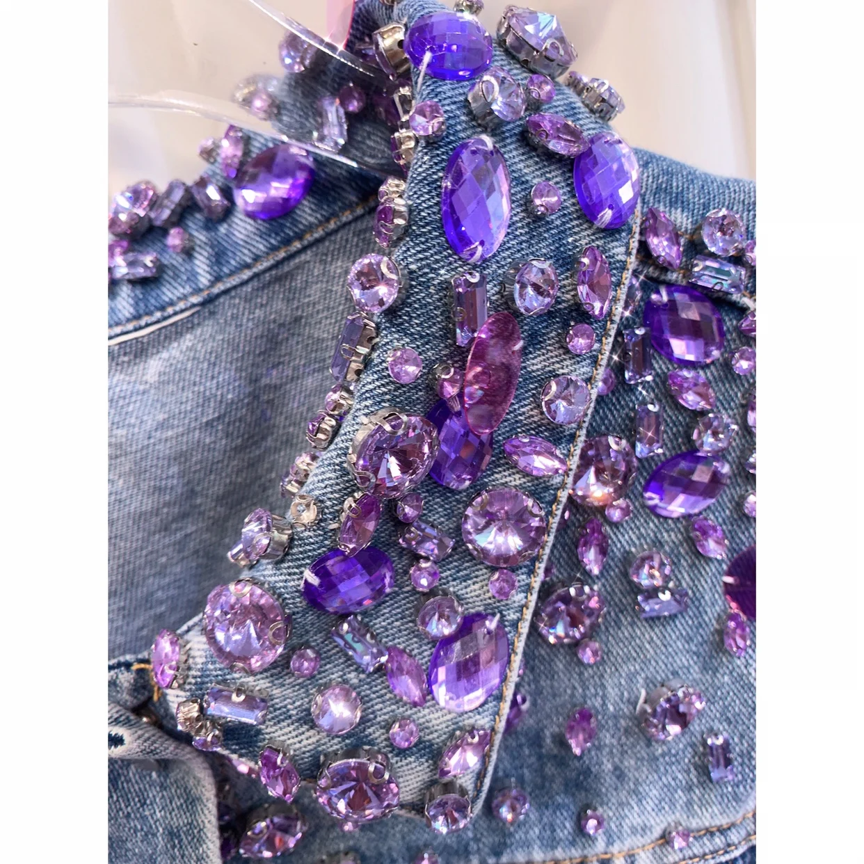 Luxury Style Sparking Purple Rhinestones Beaded Short Cotton Denim Jacket Women's Sequined Jeans Coat Cowboy Cardigan Crop Tops