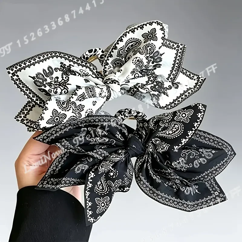 2pcs Retro Double-Sided Cashew Bow Hair Clips with Heart Shark Clips for Women Summer Vacation Outing Assorted Colors