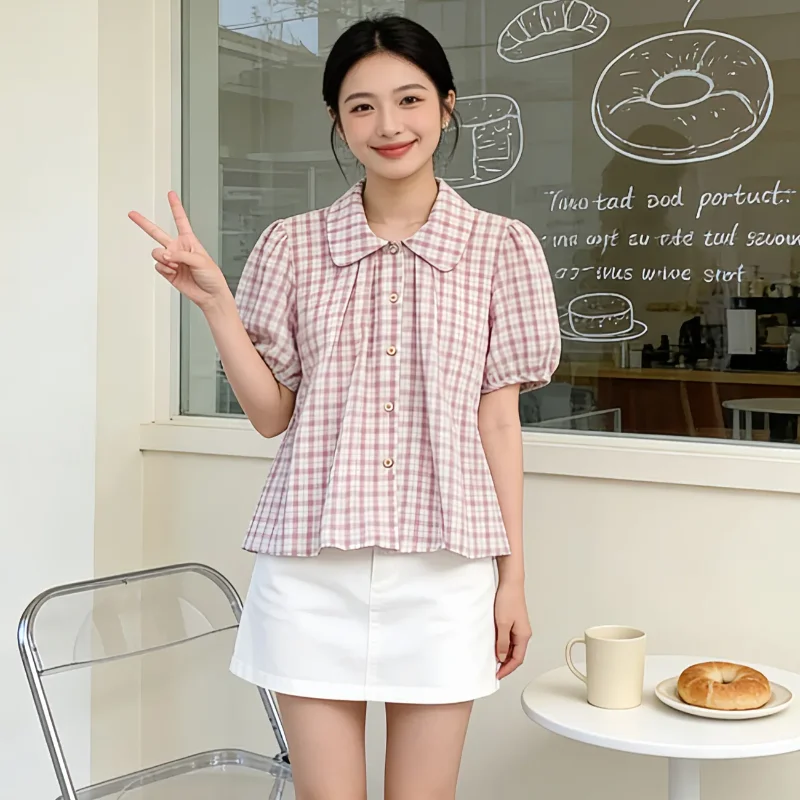 Blusa de mujer rosa a cuadros con cuello Peter Pan, manga corta abullonada, dobladillo acampanado, estilo coreano, camisa universitaria, top de verano, tallas S-XXL