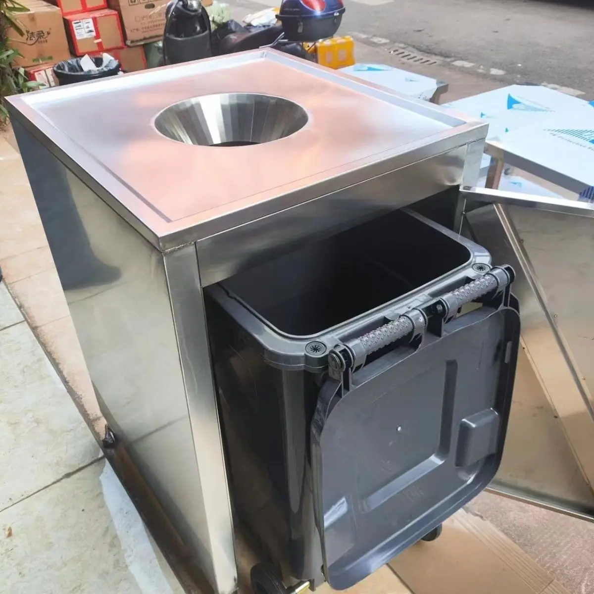 Stainless Steel Waste Trolley with Wheels, Kitchen Garbage Recycling Cart for Restaurant & Canteen 3