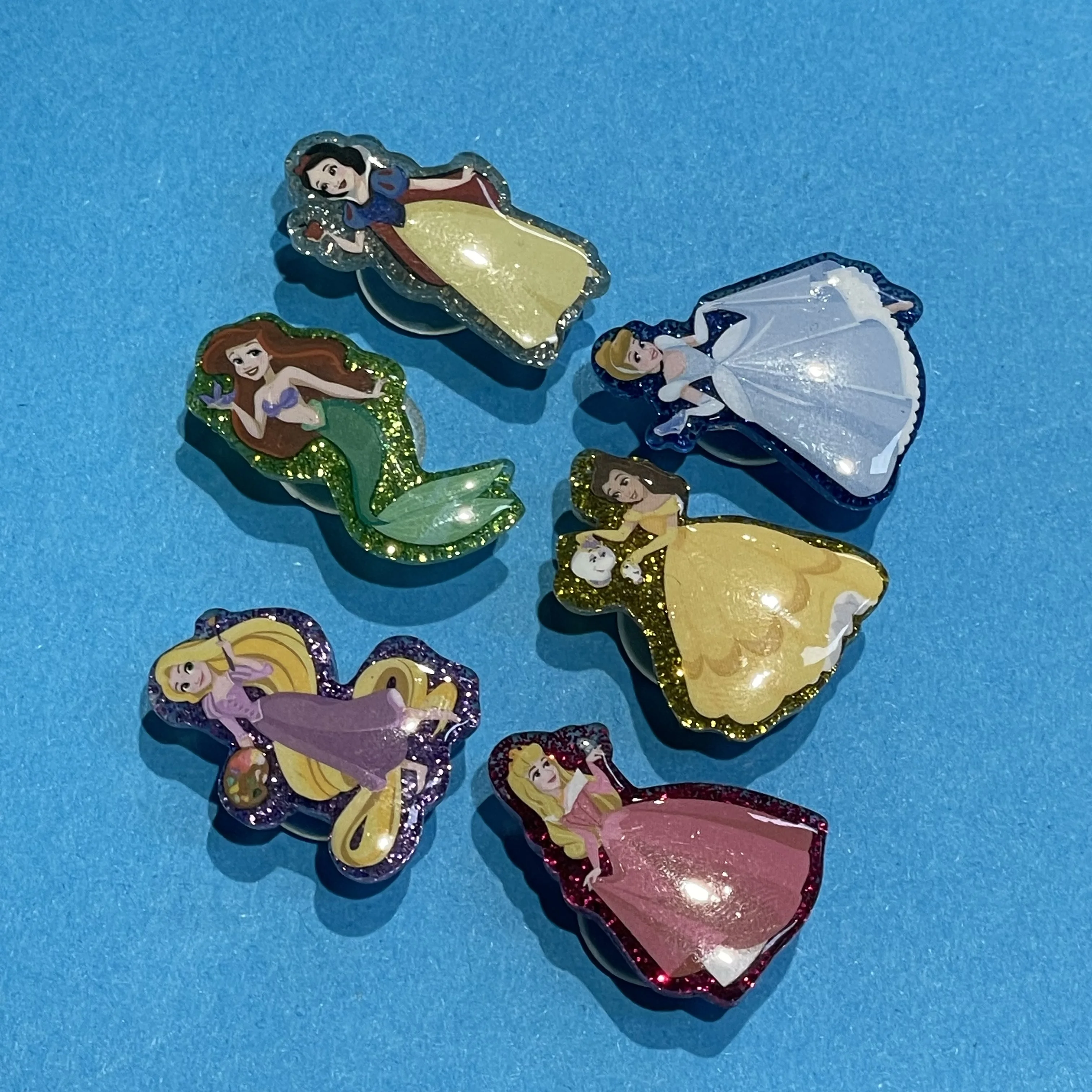 

1-6PCS Resin Miniso Disney Princess Snow White Shoe Charms Buckle Fit Wristbands Garden Shoes Ornaments Accessories Kid Gift