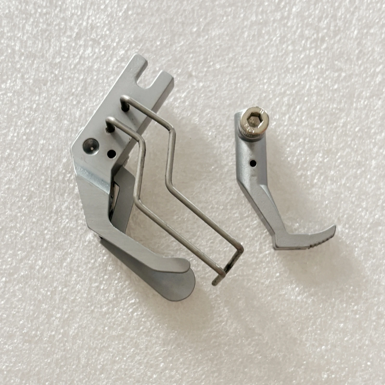 #GL269 / GR269 Left / Right Side Edge Guide Presser Foot Fit For Durkopp Adler 67,167,267,69,269 JUKI LS-1342 LS-1342-7 Machines