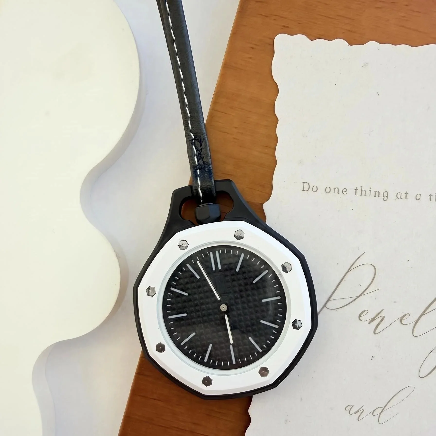 Octagonal Dopamine Macaron Pocket Watch, Royal Pop Style Unisex Quartz Pendant Clock, with Matching Color Leather Strap, Fashionable Bag Accessory Watch, Portable Pointer-Style Hanging Watch, Suitable for Birthday Gifts