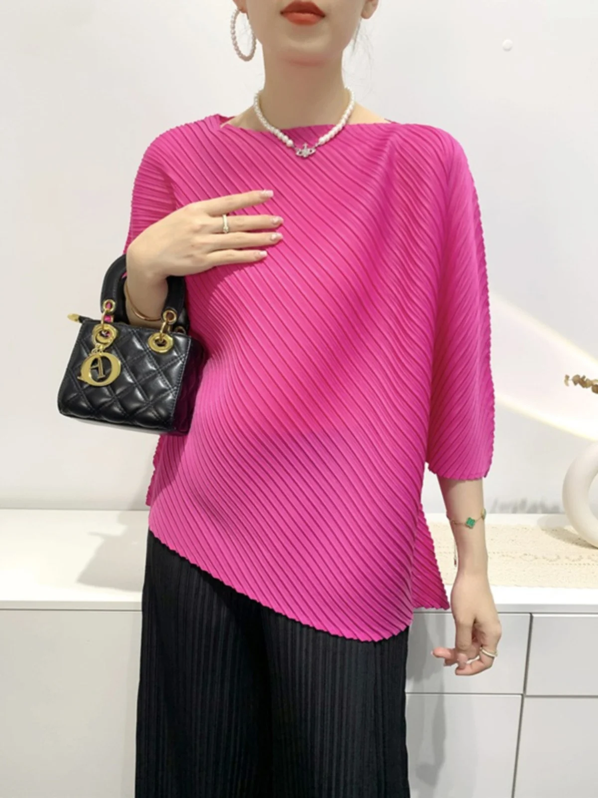 

Дизайнерская свободная женская футболка, летняя новинка, большие размеры, асимметричный рукав 3/4, в стиле OL, однотонная, из полиэфирного волокна