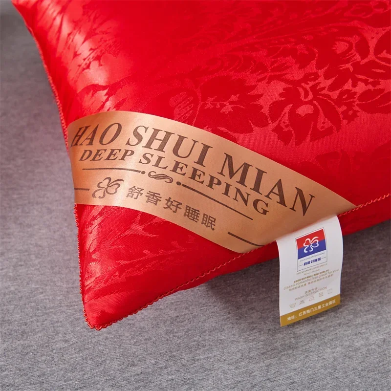 2025 السنة الجديدة الأحمر الصينية وسادة الزفاف واحدة الكبار فندق النوم وسادة العظام لينة القطن وسادة الرقبة حماية وسادة