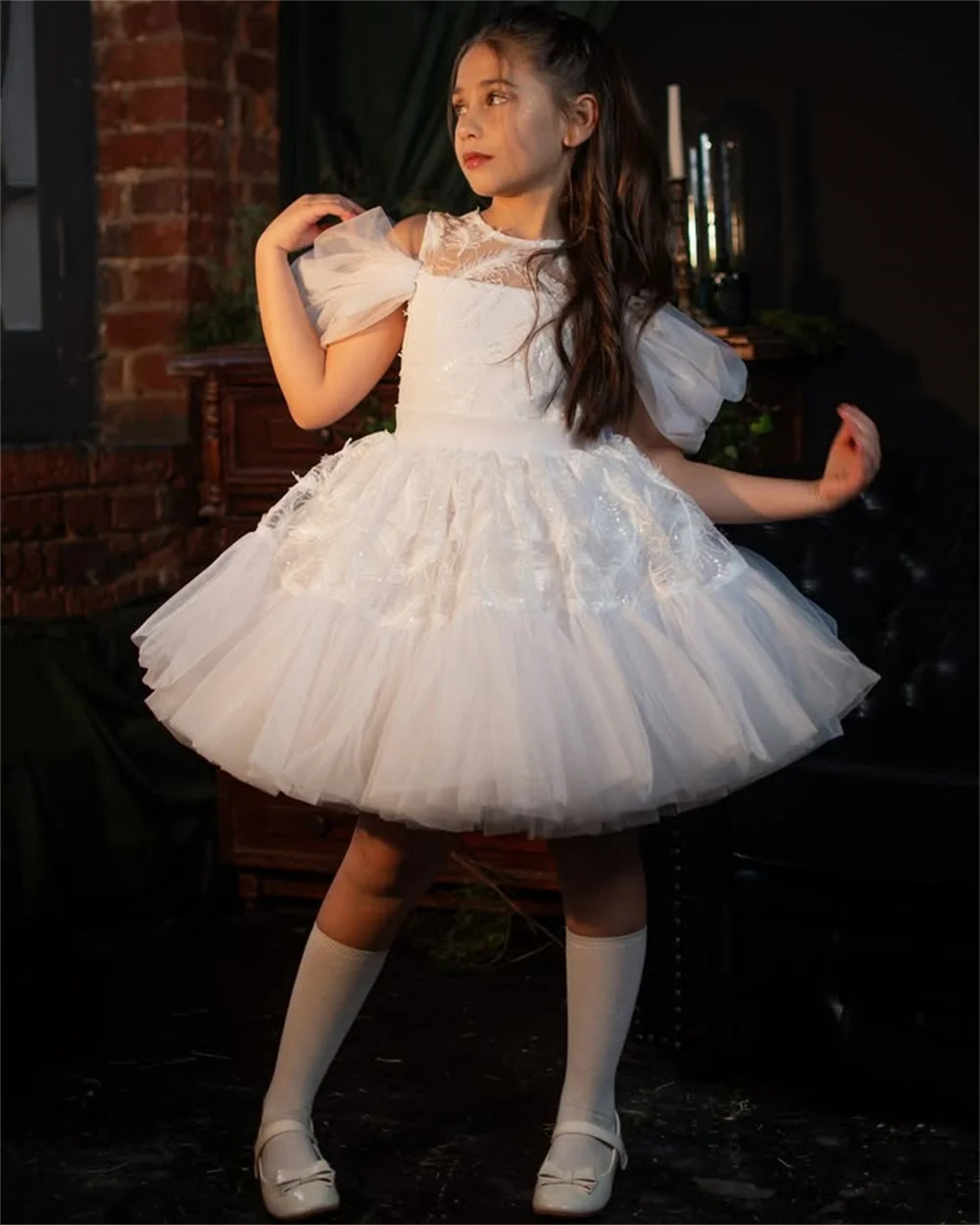 

Wedding Feather Short Sleeve A Line Princess Flower Girl Dress Knee Length Classic Formal First Communion Dress Customized 2025