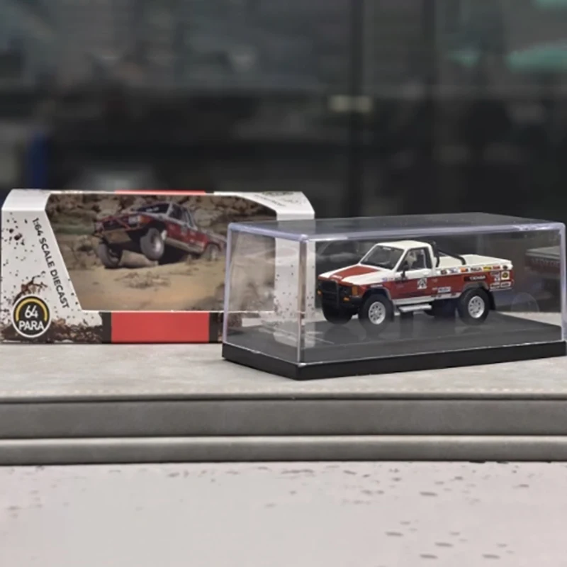 

PARA 1:64 Scale 1985 Simulation Pickup Car Hilux Class Alloy Finished Product Model Hobby Collection Ornament Gift