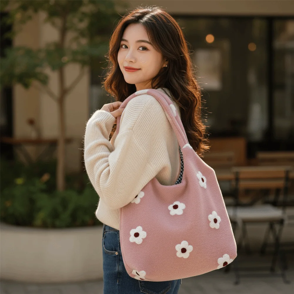 

Lovely Cusual Embroidery Flower Tote Bag Sweet Love Heart Underarm Bag All-match Large Capacity Fluffy Shoulder Bag Shopping