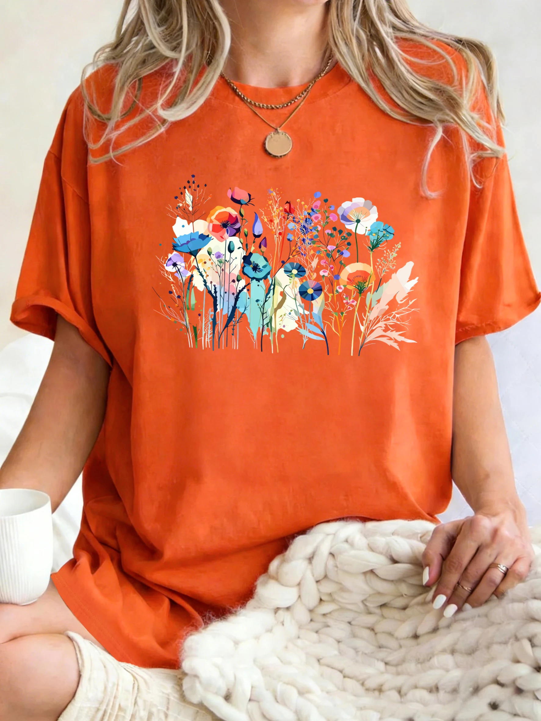 Flowers And Their Decorative Leaves Printing Women T Shirts Hip Hop Summer T-Shirt Casual Oversize Clothes All-Match Cotton Tops