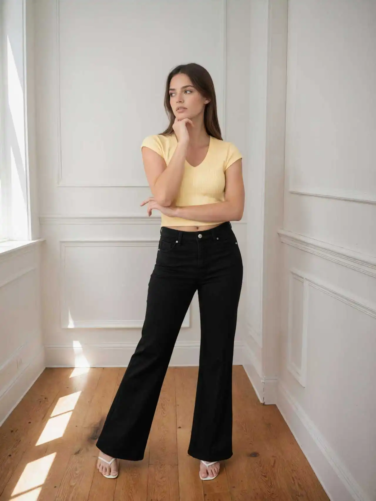 

Женские элегантные черные расклешенные джинсы большого размера – изготовлен из эластичной хлопчатобумажной ткани, дизайн на пуговицах спереди, удобный круглый год,