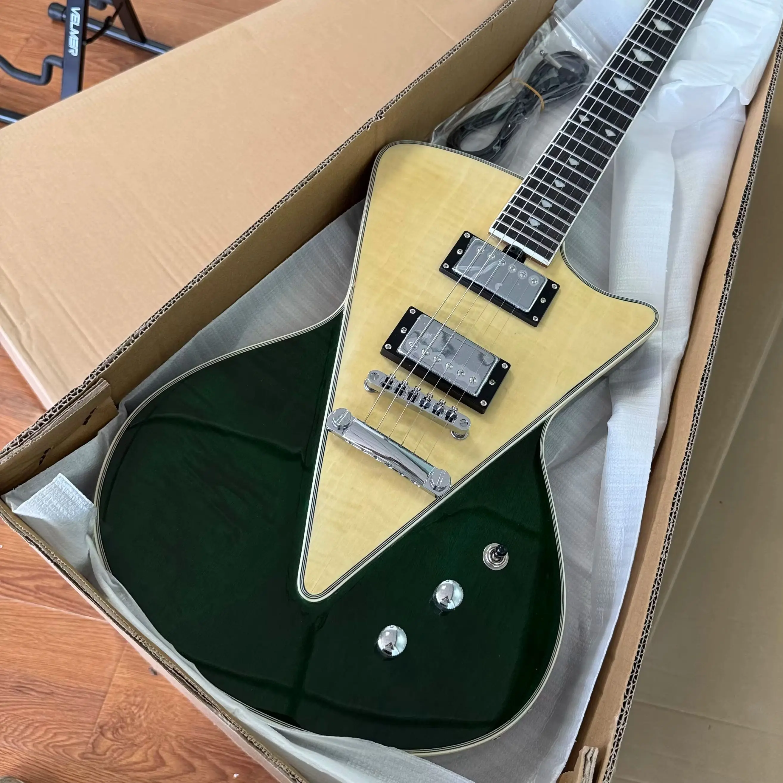 Alien V Electric Guitar Color-Matched Green Patterned Veneer HH Dual Pickups Rosewood Fingerboard Musical Instrument Gifts