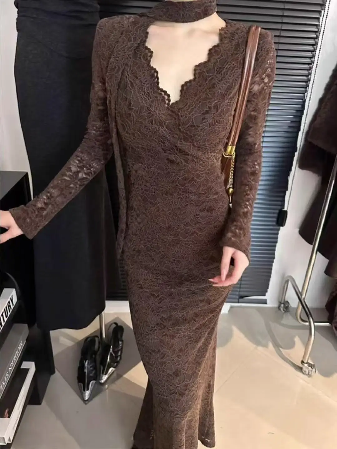 Retro Y2K Crochet Lace Cutout Brown Bodycon Dress French V-Neck Long Sleeve Pencil Mermaid Hem Dress Party Prom Vestidos Robe