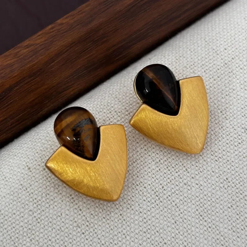 Maillard Feng Shui Drop Tiger's Eye Triangle Earrings Women's Retro Matte Brushed Metal Earrings Light Luxury Commuter