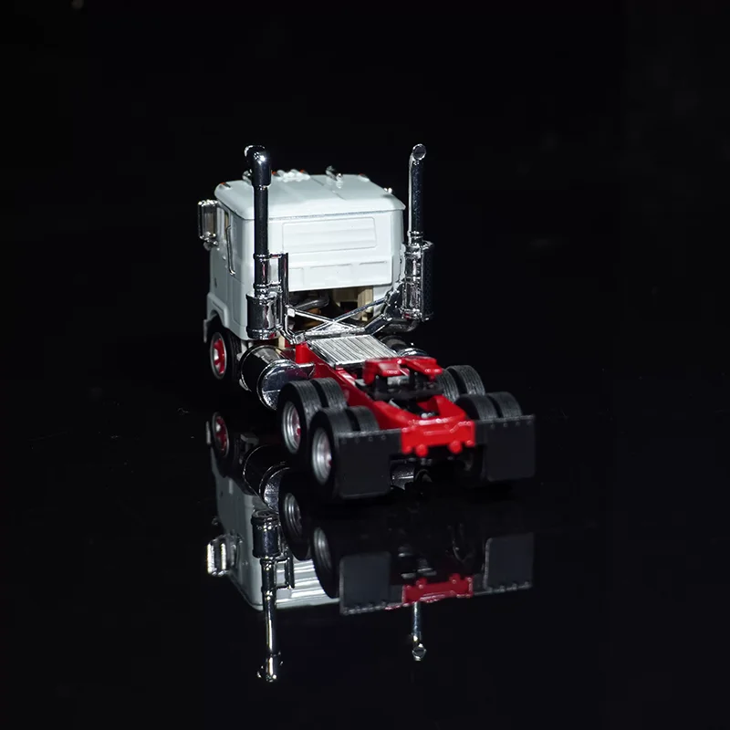 Diecast 1:64 Scale F700 Semi Tractor Truck Alloy Car Model Static Display Collectible Toy Gift Souvenir Decoration