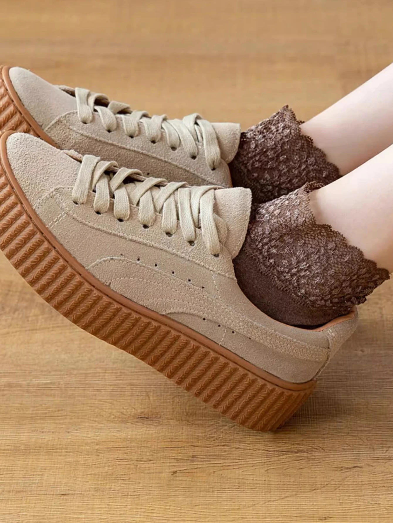 Calzini termici da donna a tubo basso in pizzo Calzini da pavimento per la casa caldi e spessi vintage carini e spessi Calzini antiscivolo per l'autunno inverno