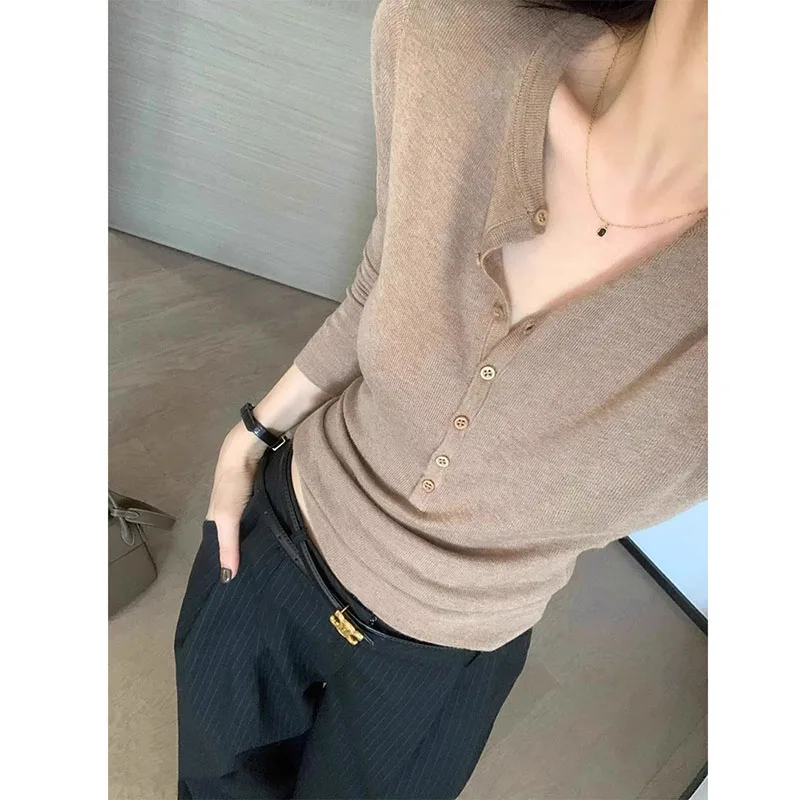 Women Long Sleeved Top V-neck Button Design Slimming Solid Color Simplicity Fashion Retro Temperament Leisure Versatile T-shirt