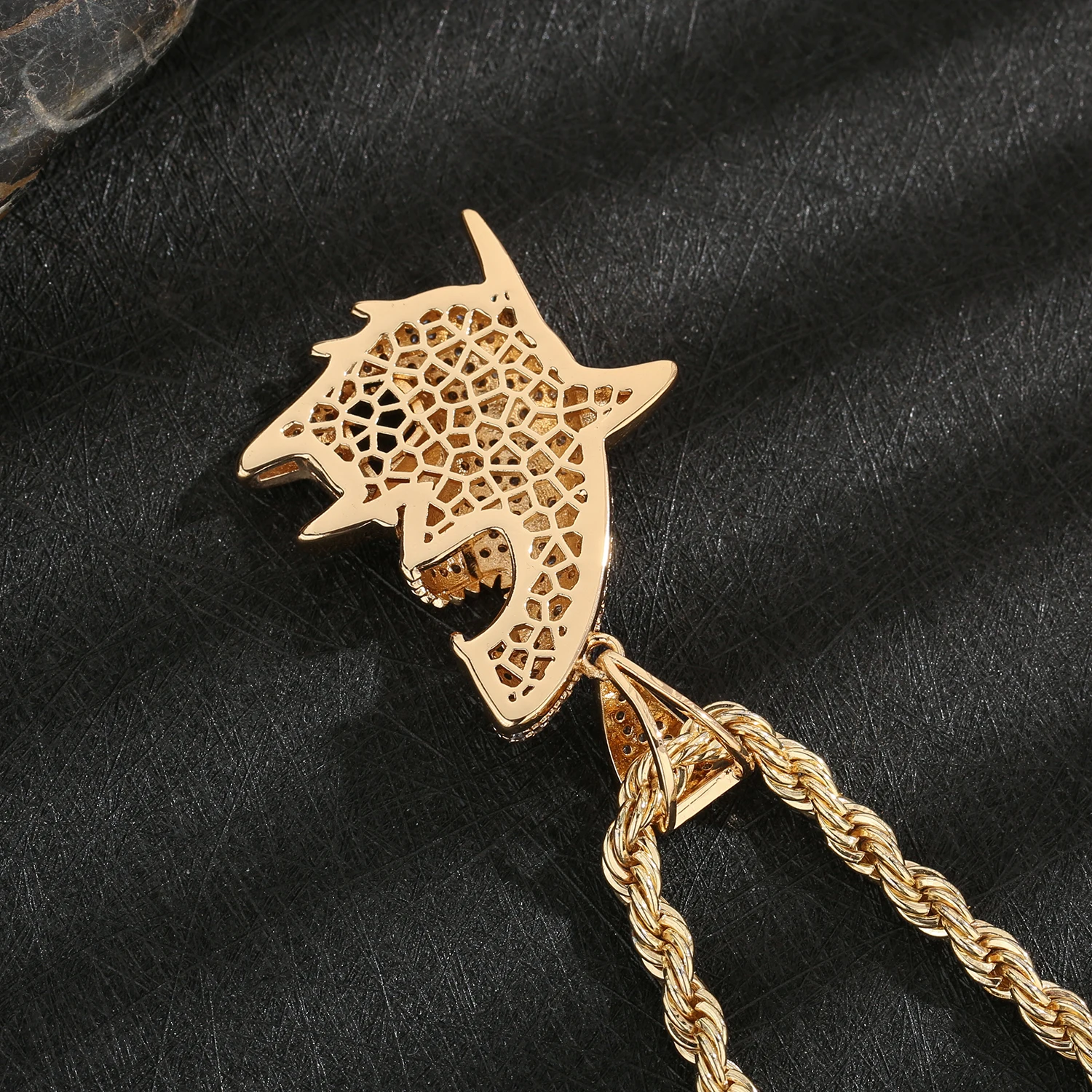 New Shiny Animal Shark Pendant Trend Men and Women Hip-hop Rock Party Essential Item