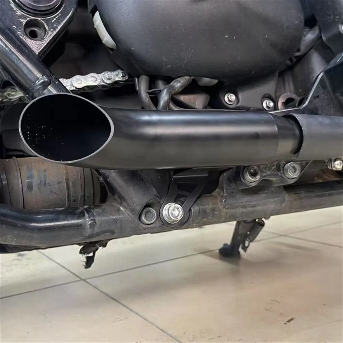 【~ New AT52】Motorcycle Exhaust System Short GP Muffler for Bonneville 2016-2025 2018-2023