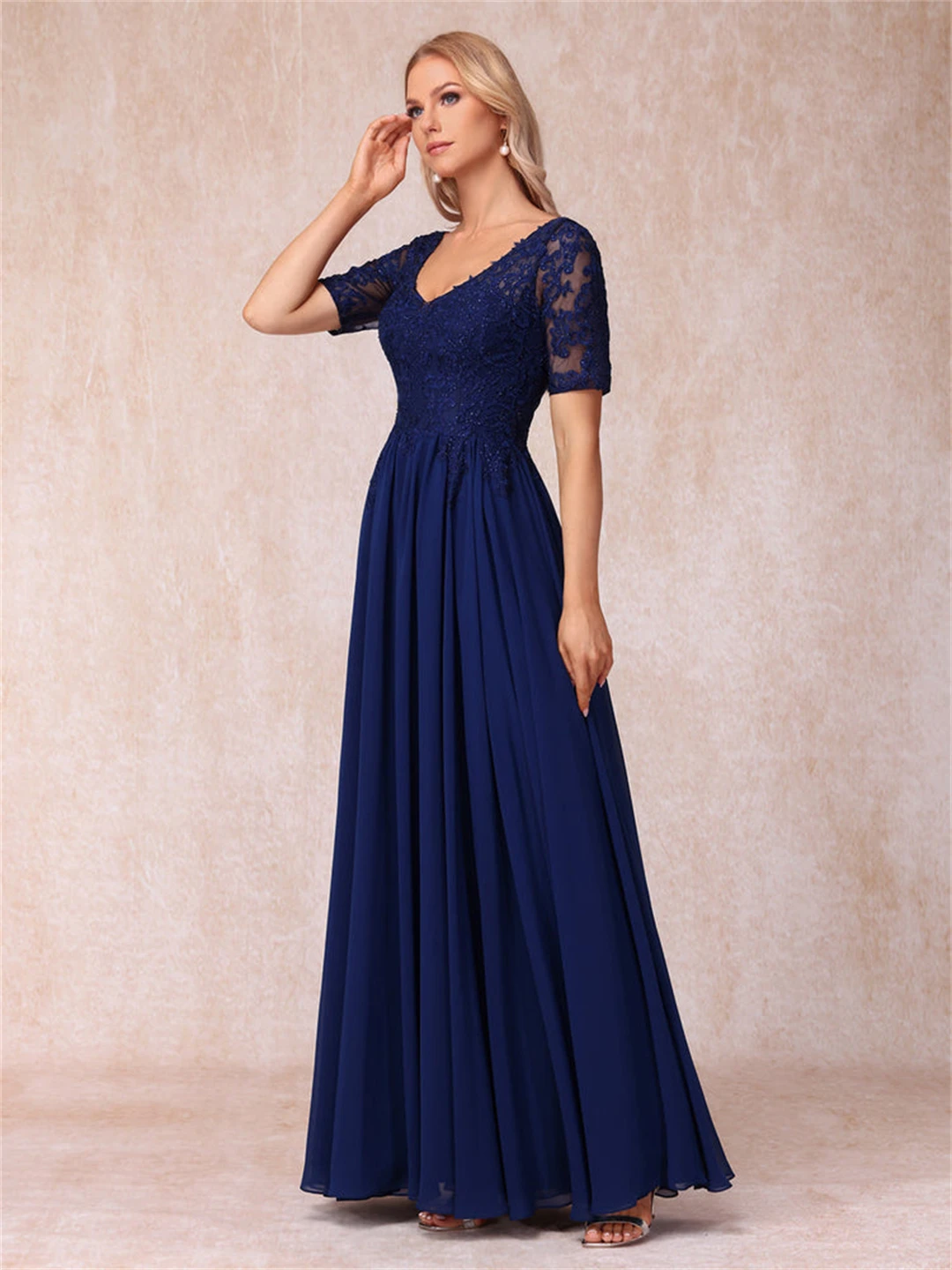 Chiffon V-neck Appliques Bride's Mother Dresses Backless Short Sleeve A-line Long Evening Gowns Groom Mother Wedding Party Dress