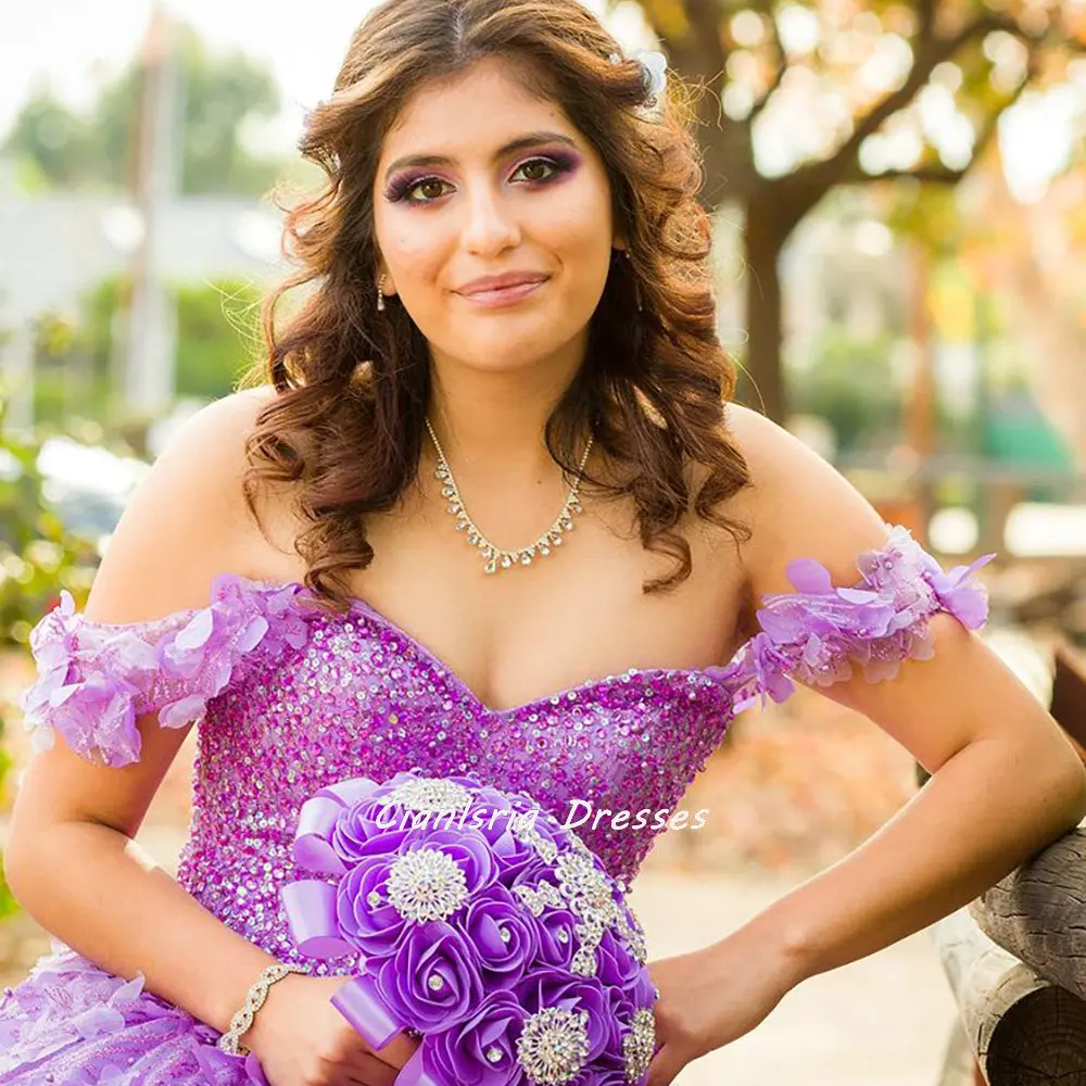 Roxo miçangas lantejoulas quinceanera vestidos de baile fora do ombro flores artesanais espartilho doce 15 vestidos xv años