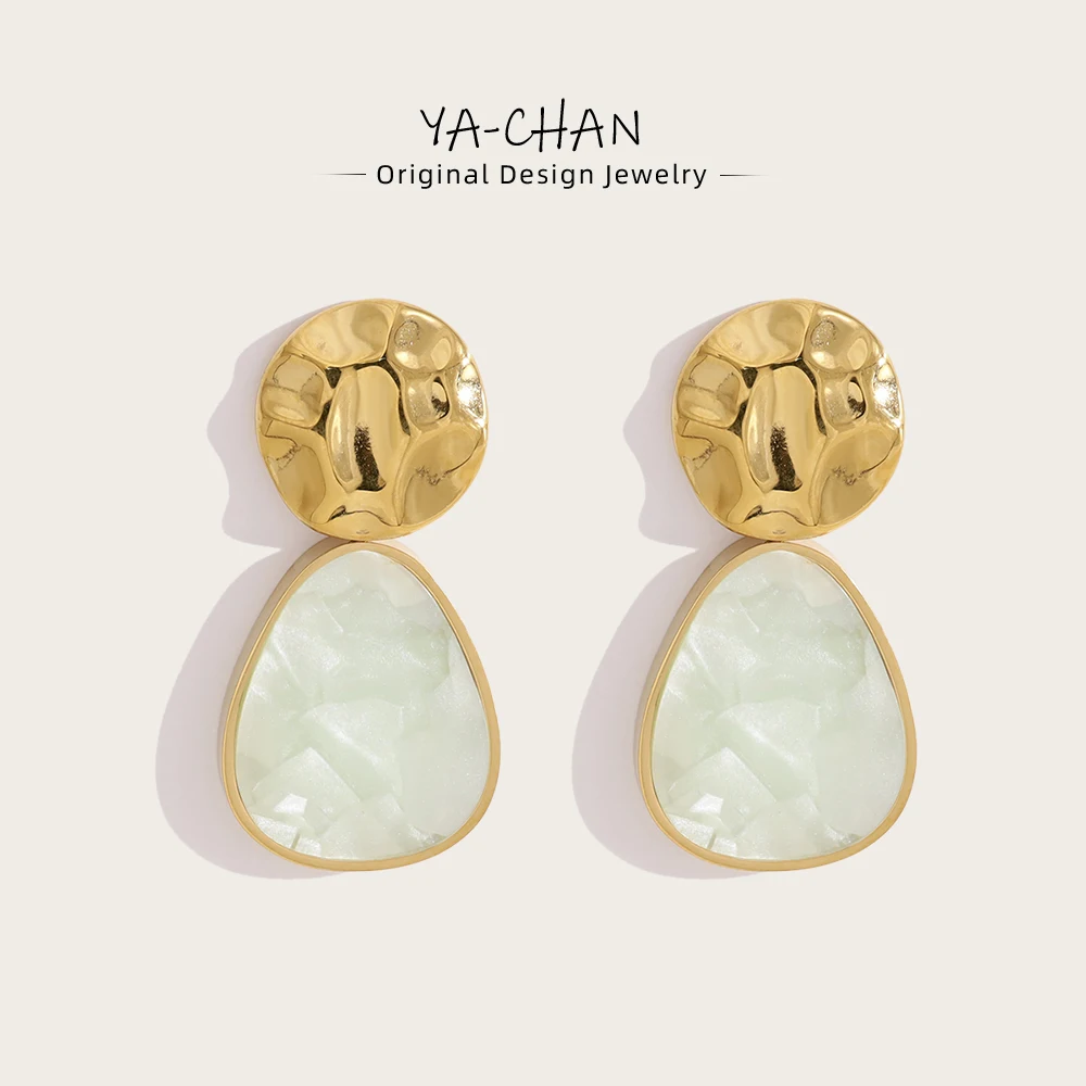 YACHAN Pendientes colgantes de acero inoxidable chapados en oro PVD de 18K para mujeres, metal martillado irregular con acrílico, joyería de moda