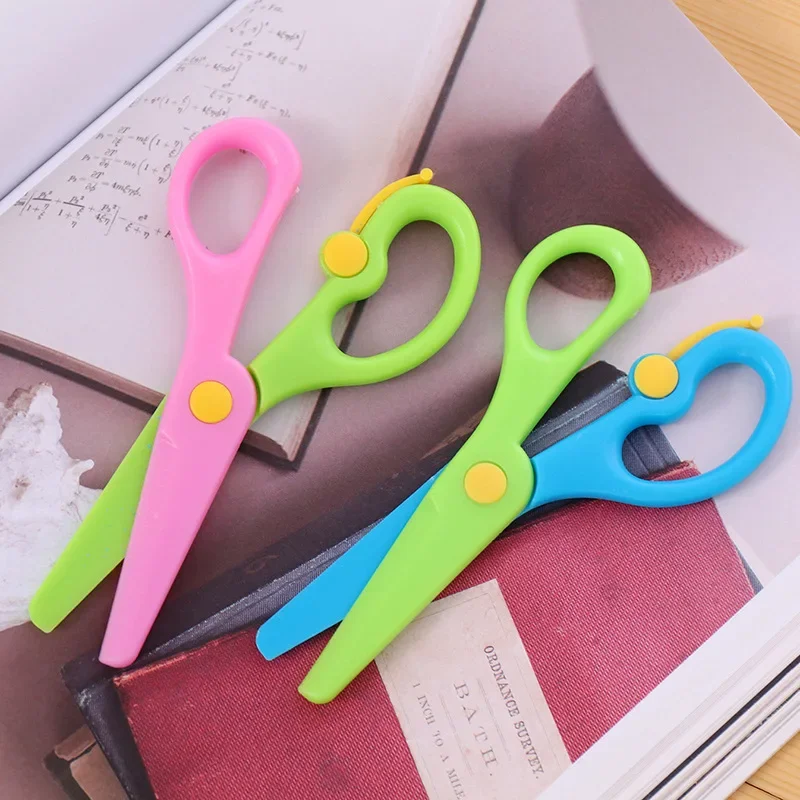 1Pcs Children\'s Paper-cut Anti-pinch Hand Safety Scissors All Plastic Straight Edge Scissors Kindergarten DIY handmade scissors