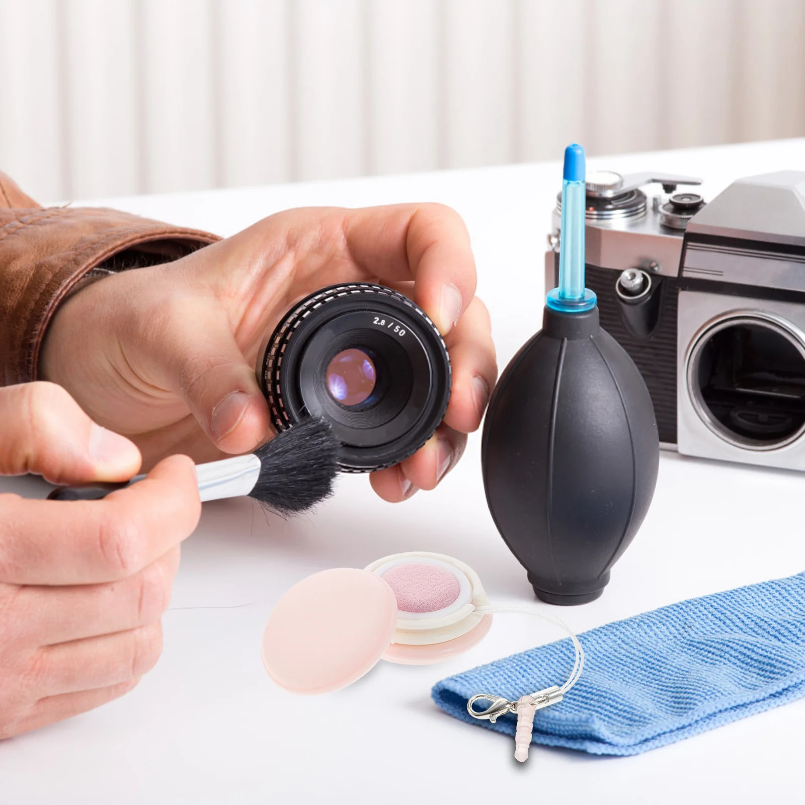 

Lens Cleaner For Touch Screen Devices Dual Sided Microfiber Cleaning Ball Cloth For Phone Tablet Laptop